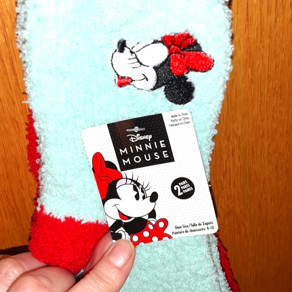 2 PK of Mickey & Minnie Mouse Fuzzy Socks NWT - Picture 14 of 16